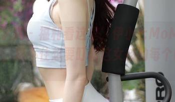 模范学院 – 福利看这里，伊小七MoMo的原图，忍不住想要盯着这女孩的每个眼神。