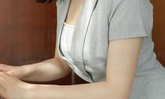 模范学院 – 唐琪儿il的定制作品，每一件职业装都想让我重新审视人生选择啊！