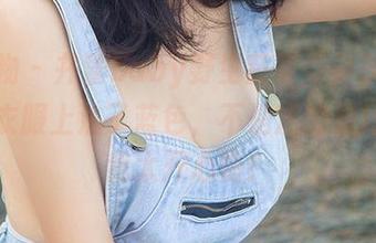 爱尤物 – 井酱baby野生蓝莓“分享”大会：衣服上沾了蓝色，不是洒的果汁，是我太开心啦！