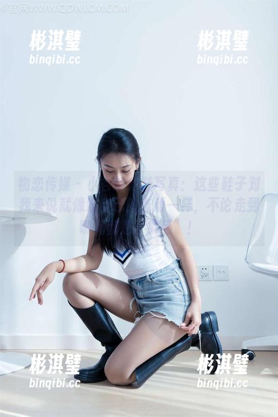 物恋传媒 - 小谷的皮鞋写真：这些鞋子对我来说就像没自己的恋爱一样，不论走到哪儿都是“展品”！