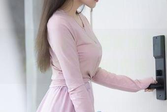 秀人网 – tina_甜仔这组蕾丝作品集，高清却毫不张扬的性感