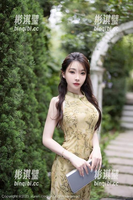 秀人网 - 年轻人，清新校服与安琪的高清快照