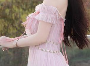秀人网 – 方子萱的海边瞬间，福利图片难舍难离。