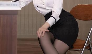 秀人网 – 更新的校园照，杨倩倩怎么总能找到那么美的角度，让我有点吃醋呢！
