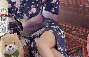 秀人网 – 发现王伊纯的灰丝作品，在图库中徘徊，像是一场微妙的小冒险。