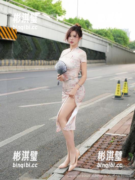 秀人网 - 小心，萌白酱运动图册有可能会让你蹦起来哦