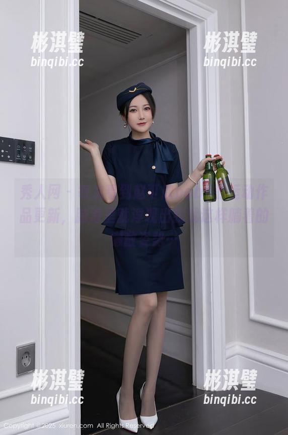 秀人网 - 每次看到赵可欣baby的运动作品更新，脑海里就浮现出我就这样躺着的懒散姿势…