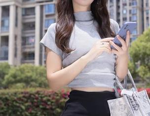 秀人网 – 在校园迷路？看软糖爱喝奶的私拍指南