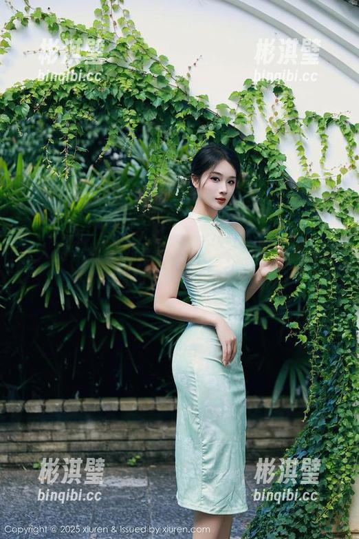 秀人网 - 礼服就是要有气场！快看陈雅漫VICKY的写真集，资源用得其所！