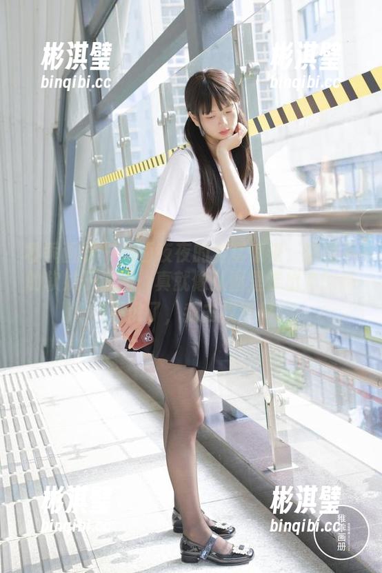 稚乖画册 - 赤西夜夜的全套惊艳：晴空下的软妹子原图，真就像从画里走出来的呀，不说了，我去找资料。