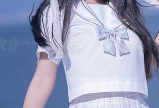 肚兜女仆——米线线sama的维秘宇宙写真