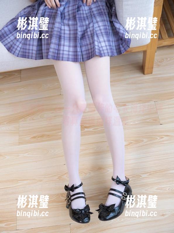 紧急企划 - 在一只喵喵梓的毛衣海洋中迷失，写真展现别样温柔