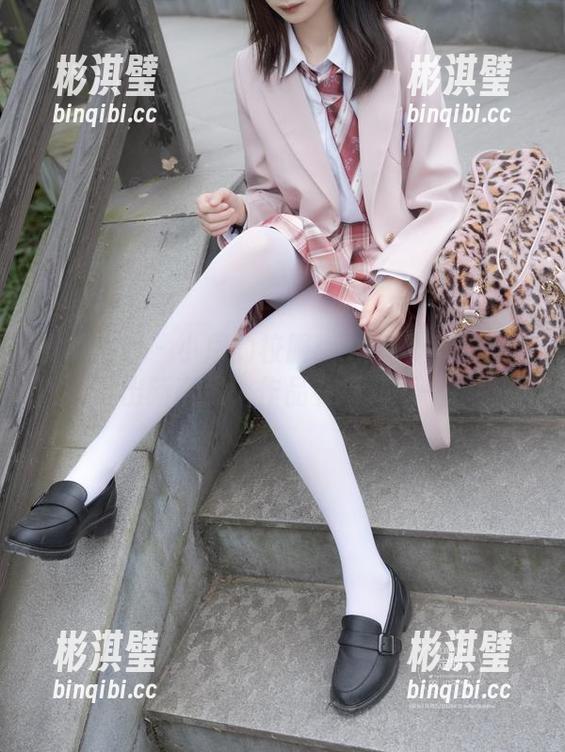 紧急企划 - 小恩的校服：看她如何把学霸气质穿出新高度，作品有点儿不一样哦～