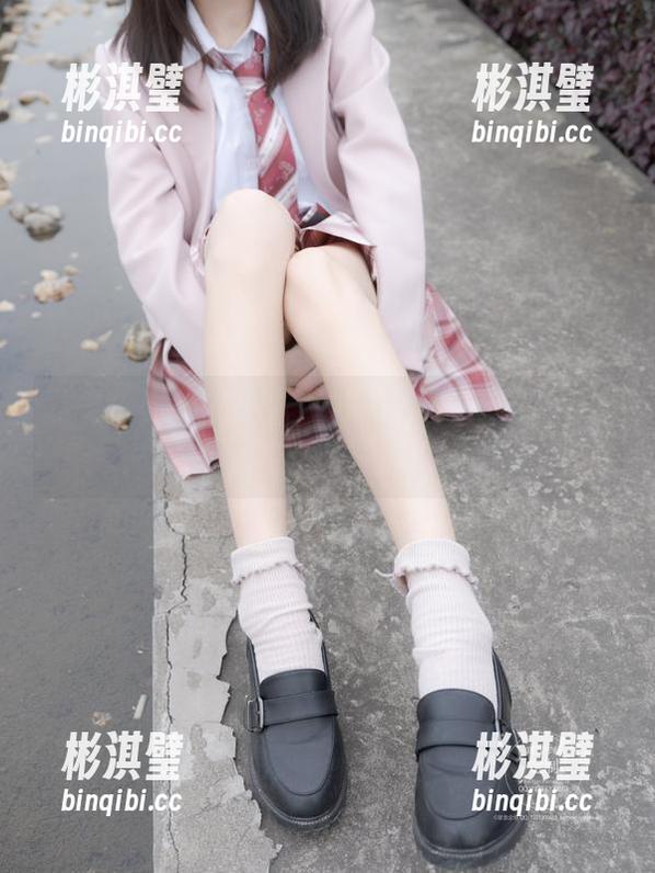 紧急企划 - 林书辞的裸足图集怎么还不火？果然是要下载才能明白其中的奥妙。