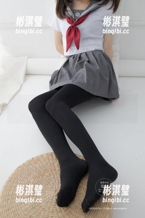 紧急企划 - 见希w的新作，白丝学生服在线，莫名有种想回到校园的冲动。