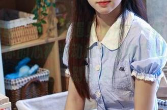 绮梦摄影 – 当月月遇见海浪：一份海边写真集，你的心被涌动的水湿透了吗？下载吧，别犹豫！