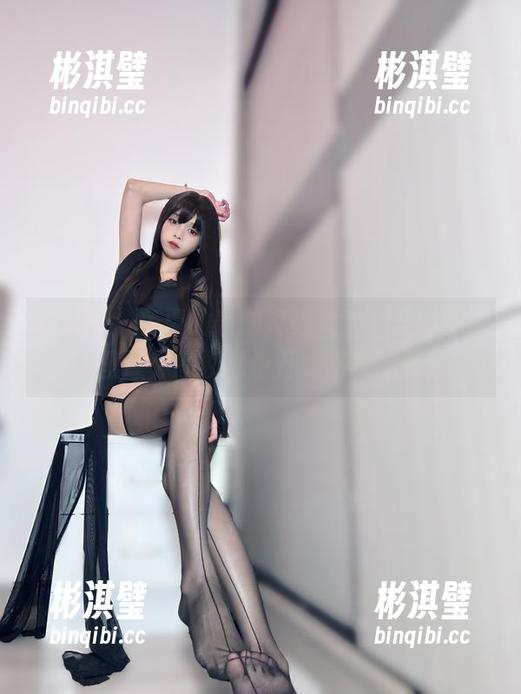 微密圈 - 免费的瑜伽姿势大全，聂傲娇在这里让你的视频也开始热气腾腾！