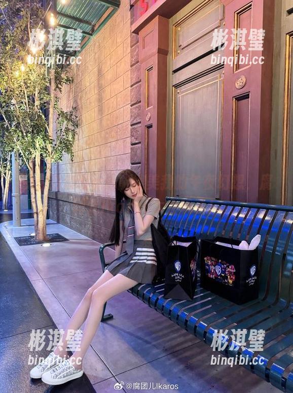 没想到套装cos能媲美我的午夜幻想，腐团儿Ikaros太会玩了！