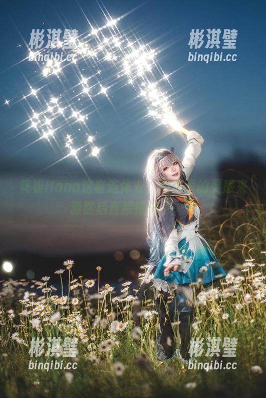 花柒Hana这套连体衣，图库里的灵感来源然后直接撞车了……