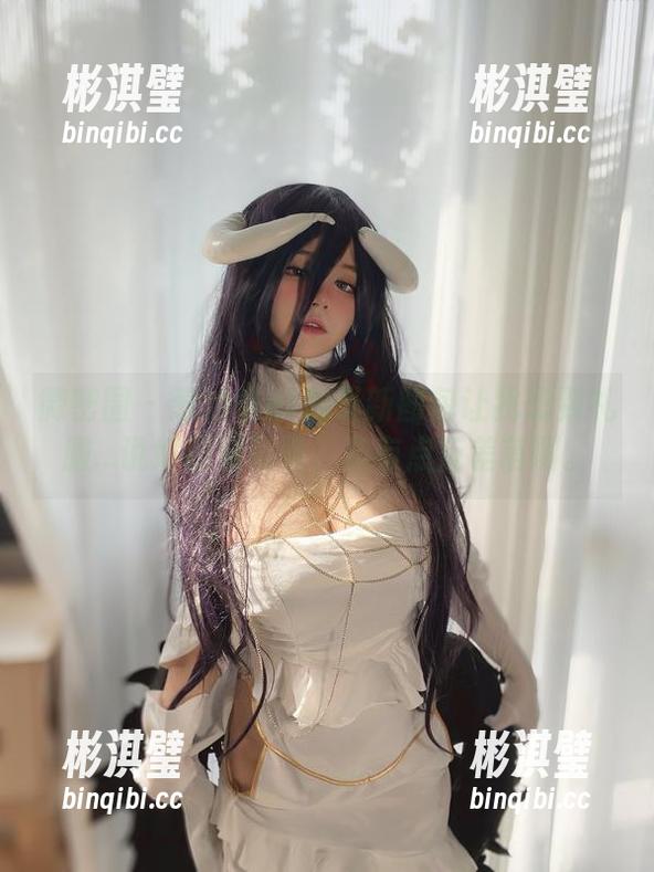 微密圈 - 葱油饼er的最新图包让我想到礼服...说好的精致呢，真有点反差萌啊。