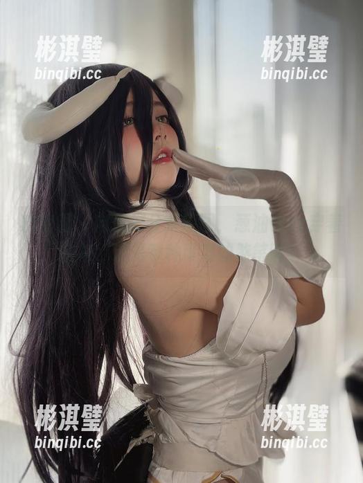 微密圈 - 向你们分享原图，葱油饼er穿着灰灰，这是哪种可爱的煞笔啊？