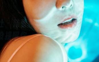 蜜桃社 – 陆萱萱Cecilia的吊带私拍，别说我没提醒你，心脏承受能力要过关哦！