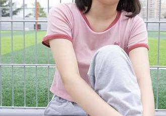 袜啵啵 – 果冻的白棉袜：无圣光的另一种诱惑