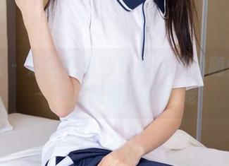 袜啵啵 – 果冻在白色脏棉袜里的随性之美——完美壁纸的新宠