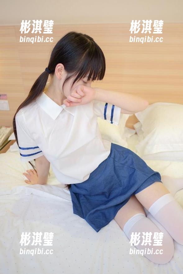 西尔酱的死库水校服写真合集—更新得太快，根本停不下来，完全不想错过每一幕。