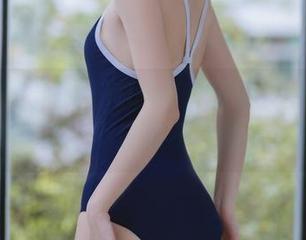 牛仔短裤里的许岚LAN，资源又一次挑动你的少女心，不过能不要那么纯欲吗？