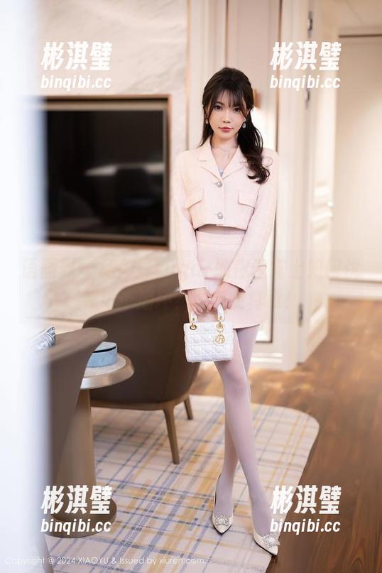 语画界 - 杨晨晨sugar教你课堂上如何优雅地…崩坏？图包见真章！