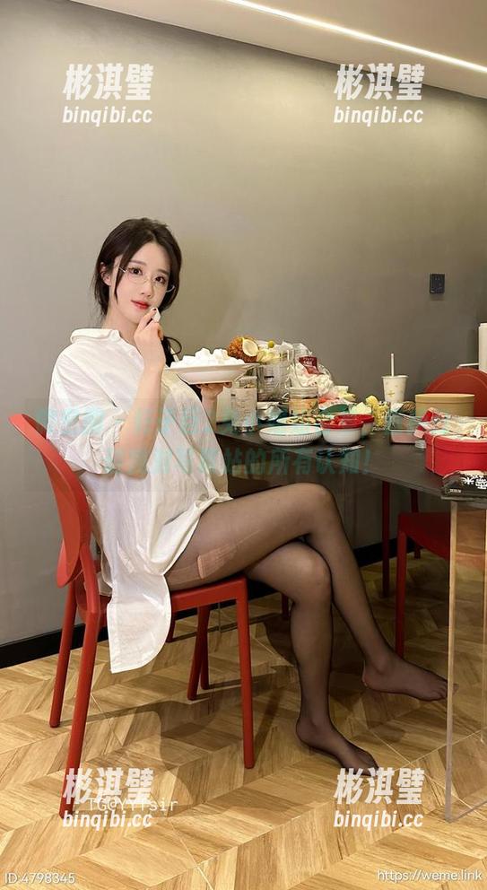 微密圈 - 轩子巨2兔小姐姐合集，直接打破我对写真站的所有认知！