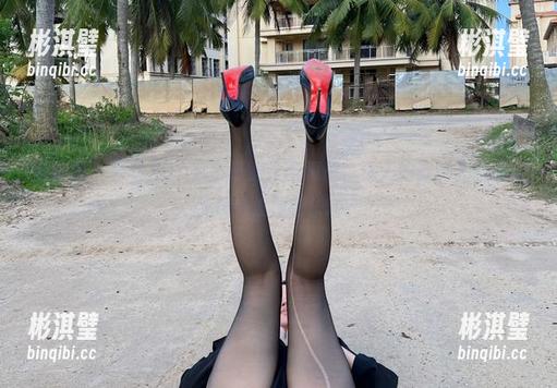 微密圈 - 台球A8？我先下载全集再说，迷人的五姨太总能让我意外发现新乐趣。