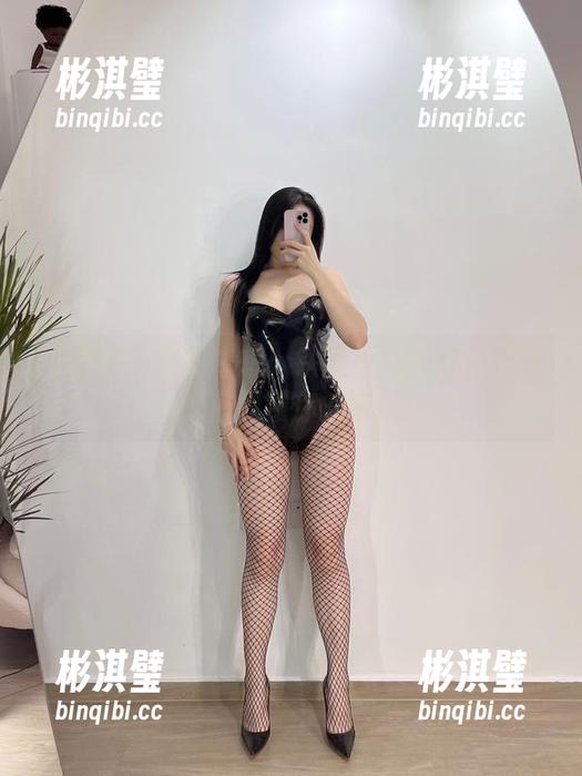 微密圈 - 突发奇想：铁锤姐姐用红色蕾丝彻底颠覆你的审美