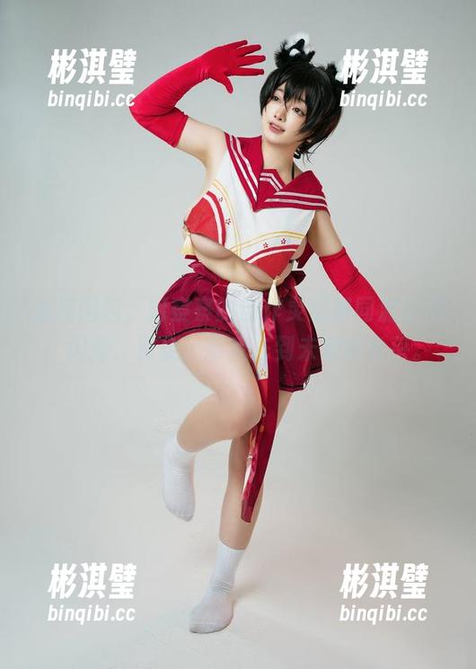 清纯图包，阿寨寨的创作灵感如同流星雨，闪烁、晕染，带我去到未知的角落。
